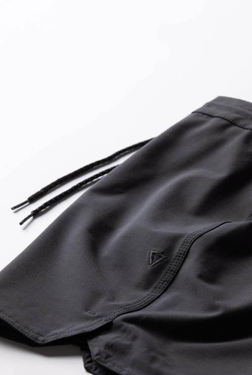 VISSLA Solid Sets 16.5 In Boardshorts