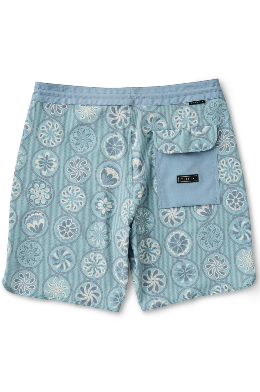  VISSLA Sun Medallions 18.5 In Boardshorts